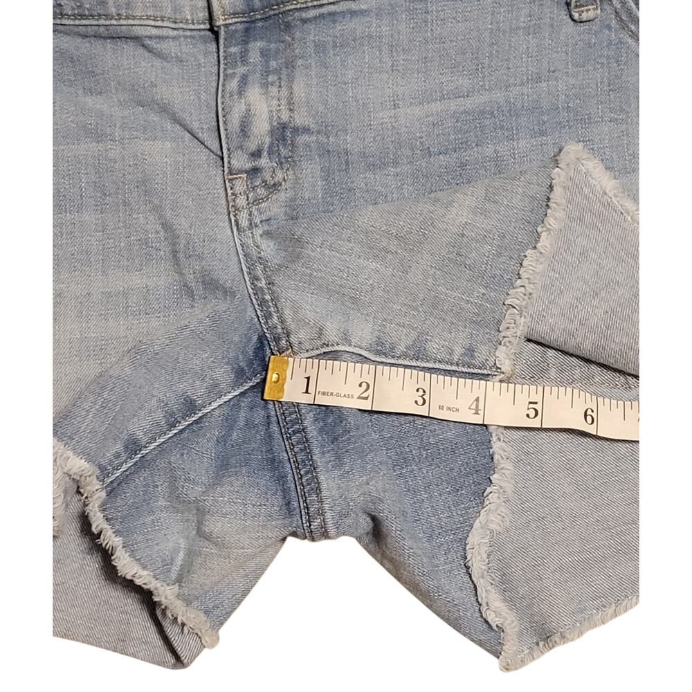 Gap Maternity Denim Shorts With Frayed Hems and Elastic Side Panels Size 31 EUC - Picture 4 of 8
